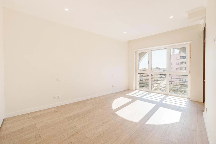 Apartamento T4 para Venda em Massamá e Monte Abraão Foto 16