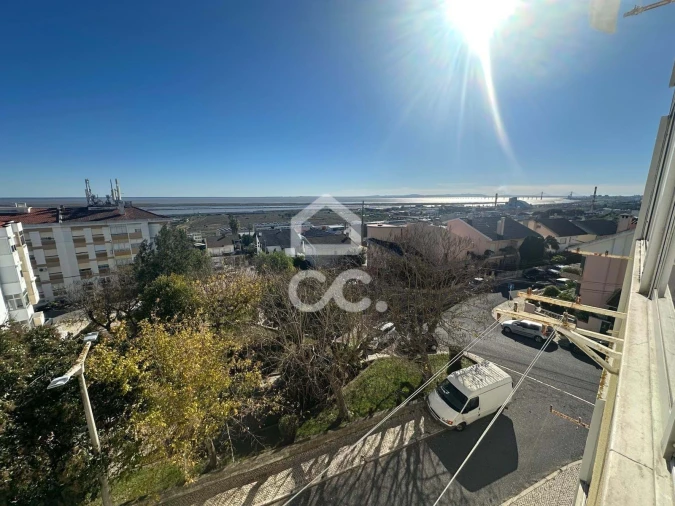 Apartamento T2 para Venda em Santa Iria de Azoia, São João da Talha e Bobadela Foto 11