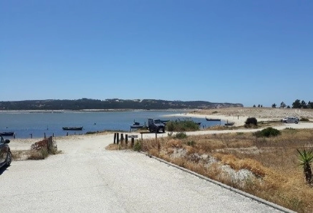 Prédio para Venda em Foz do Arelho Foto 17