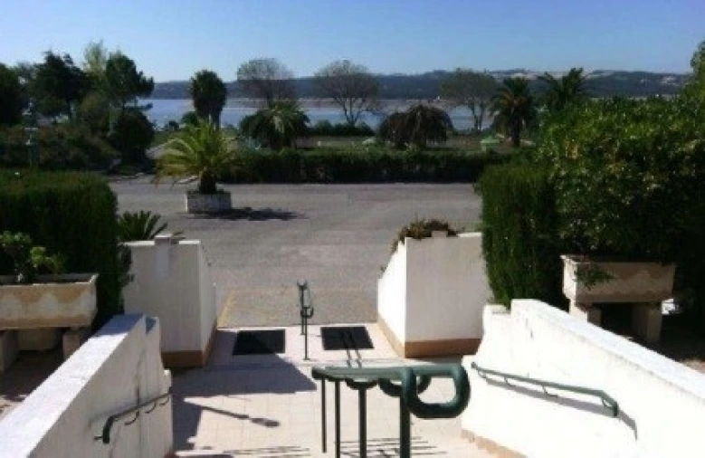 Prédio para Venda em Foz do Arelho Foto 2