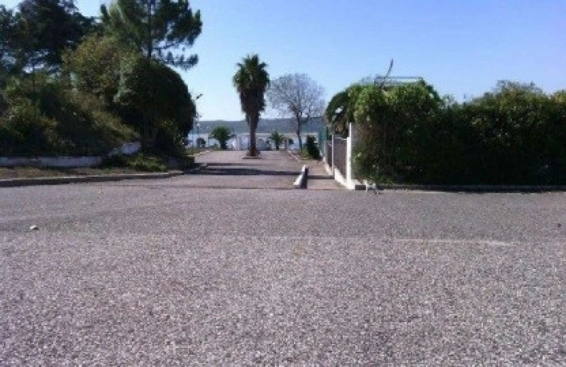 Prédio para Venda em Foz do Arelho Foto 3