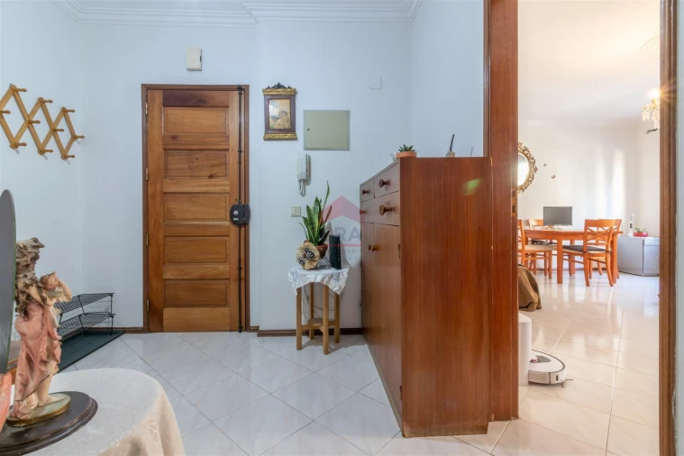 Apartamento T0 para Venda em Faro (Sé e São Pedro) Foto 5