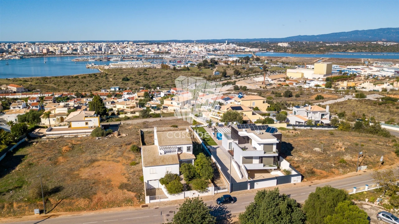 Moradia T3 para Venda em Ferragudo Foto 9