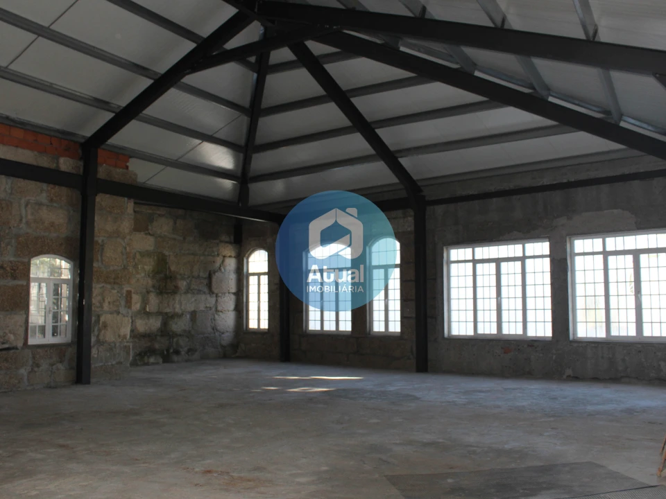 Loja para Arrendamento em Caldas de Vizela (São Miguel e São João) Foto 10