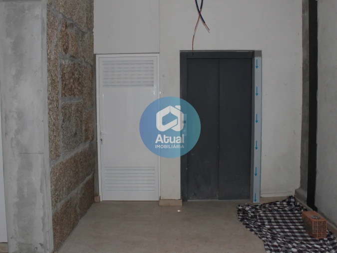 Loja para Arrendamento em Caldas de Vizela (São Miguel e São João) Foto 4