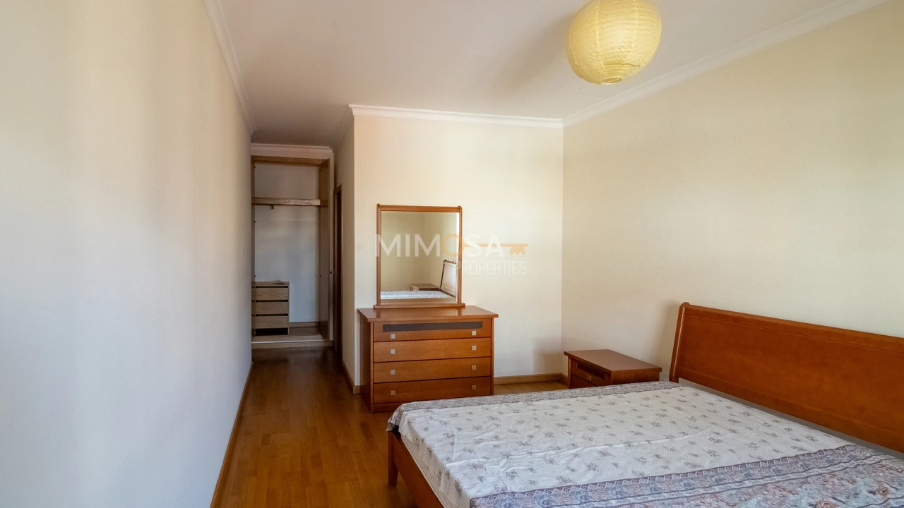 Apartamento T2 para Arrendamento em Lagos (São Sebastião e Santa Maria) Foto 12