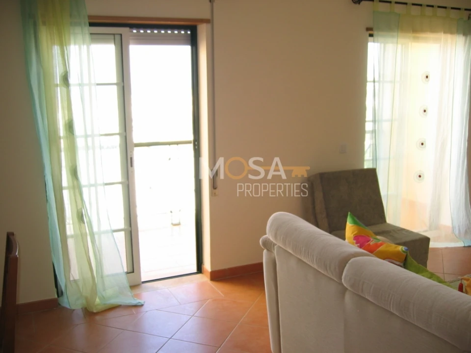 Apartamento T2 para Arrendamento em Lagos (São Sebastião e Santa Maria) Foto 4