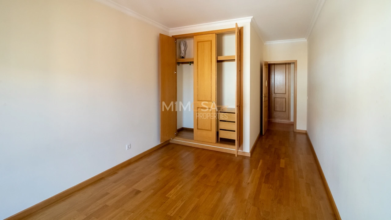 Apartamento T2 para Arrendamento em Lagos (São Sebastião e Santa Maria) Foto 17