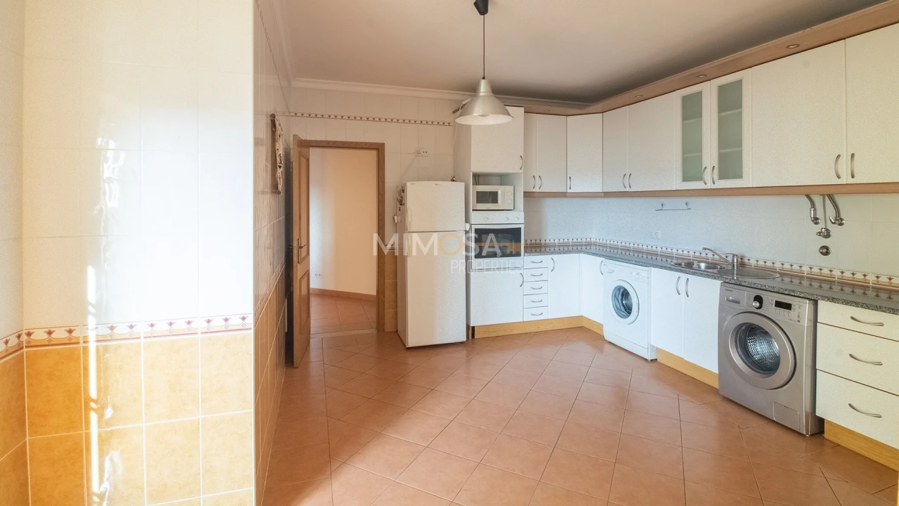 Apartamento T2 para Arrendamento em Lagos (São Sebastião e Santa Maria) Foto 7