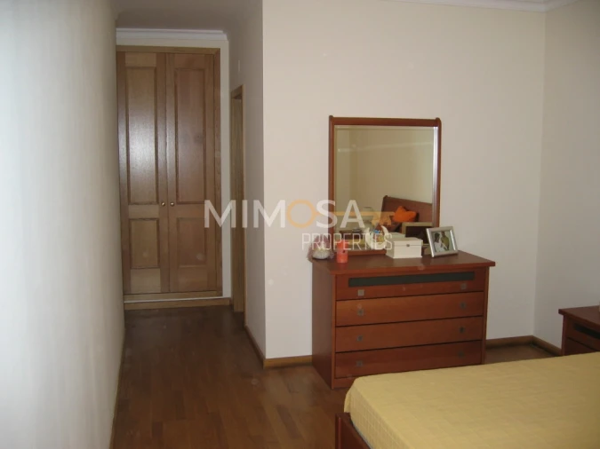 Apartamento T2 para Arrendamento em Lagos (São Sebastião e Santa Maria) Foto 12