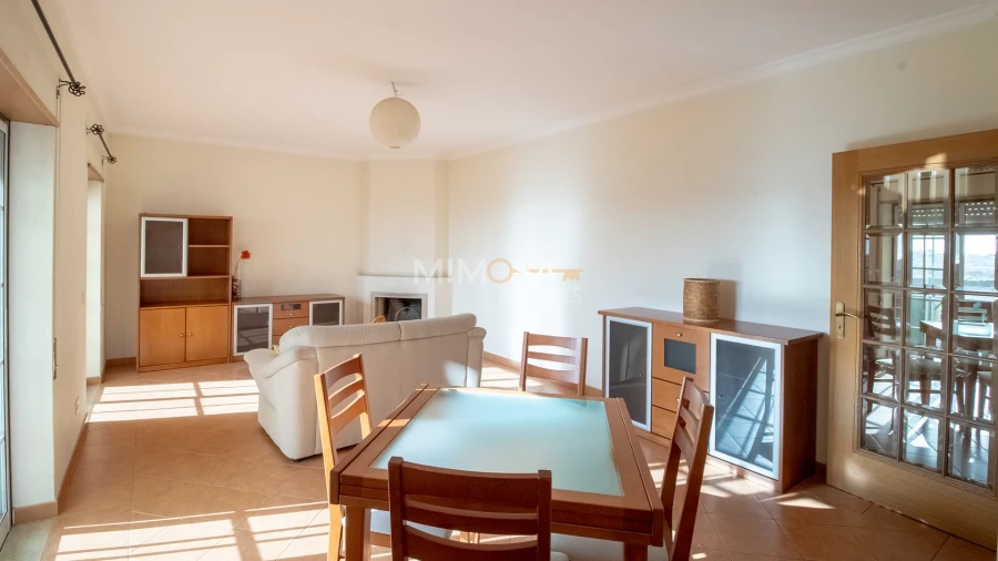 Apartamento T2 para Arrendamento em Lagos (São Sebastião e Santa Maria) Foto 4