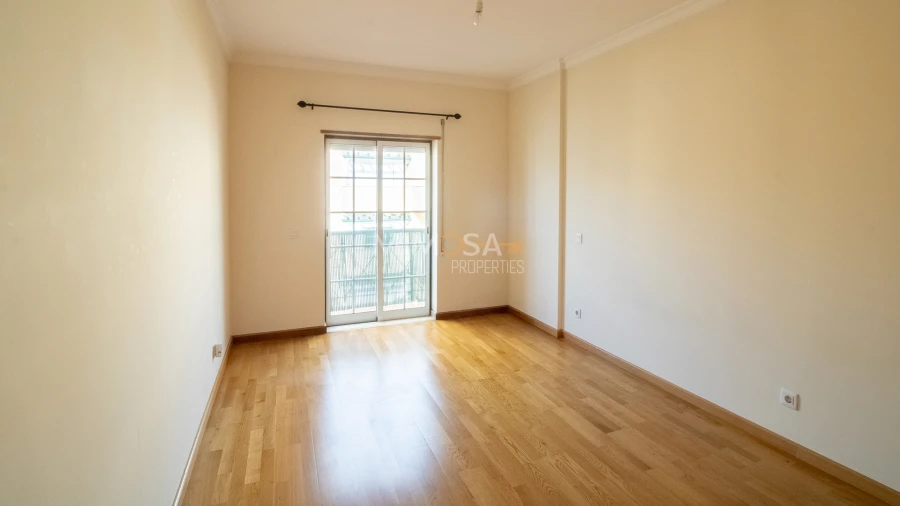 Apartamento T2 para Arrendamento em Lagos (São Sebastião e Santa Maria) Foto 16