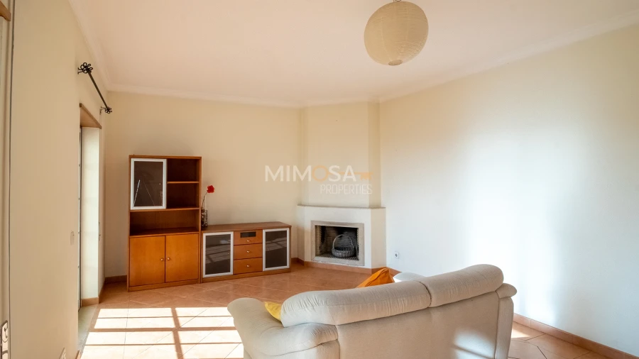 Apartamento T2 para Arrendamento em Lagos (São Sebastião e Santa Maria) Foto 2