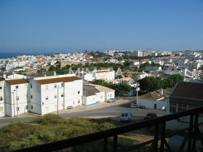 Apartamento T2 para Arrendamento em Lagos (São Sebastião e Santa Maria) Foto 24