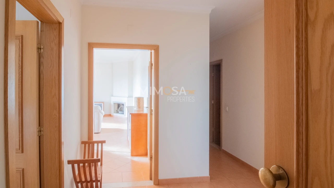 Apartamento T2 para Arrendamento em Lagos (São Sebastião e Santa Maria) Foto 5