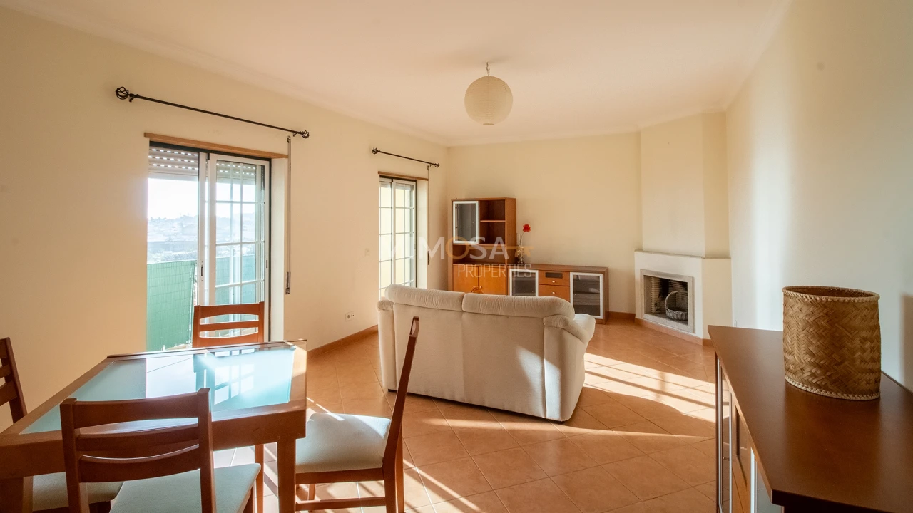 Apartamento T2 para Arrendamento em Lagos (São Sebastião e Santa Maria) Foto 3