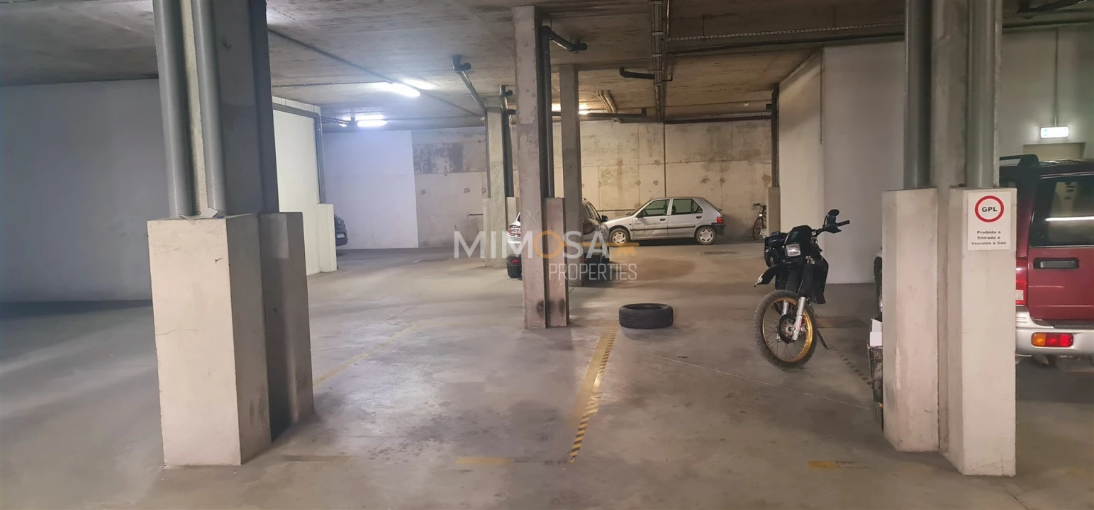 Apartamento T2 para Arrendamento em Lagos (São Sebastião e Santa Maria) Foto 30