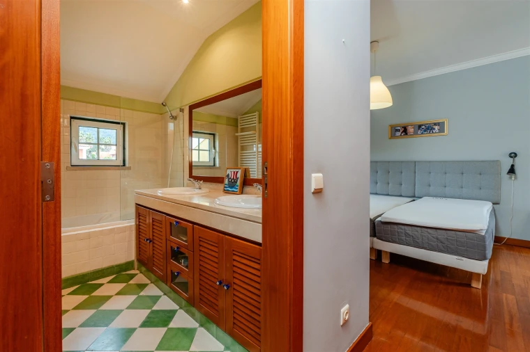 Moradia T4 para Venda em Santa Maria e São Miguel, São Martinho, São Pedro Penaferrim Foto 32