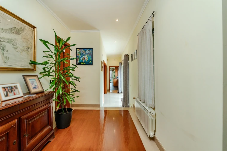 Moradia T4 para Venda em Santa Maria e São Miguel, São Martinho, São Pedro Penaferrim Foto 13