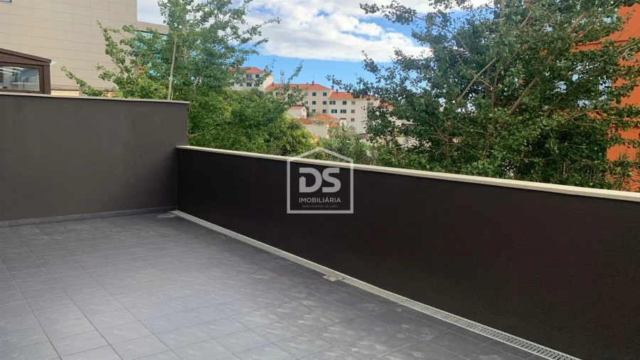 Apartamento T1 para Arrendamento em Santo Antonio Foto 13