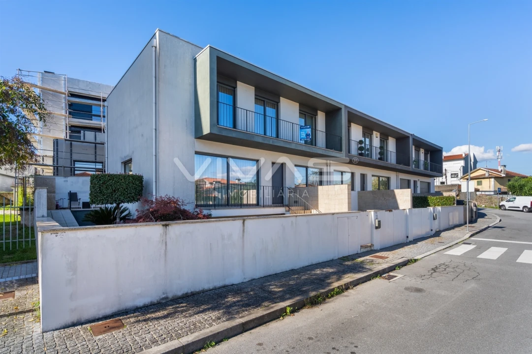 Moradia T3 para Venda em Vila Verde e Barbudo Foto 1