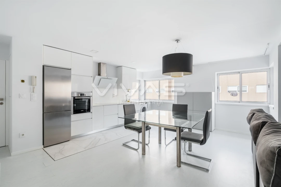 Apartamento T2 para Venda em Oliveira, São Paio e São Sebastião Foto 1