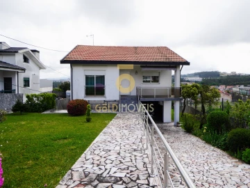 Moradia T4 para Venda em Lourosa