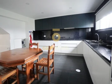 Moradia T4 para Venda em Lourosa