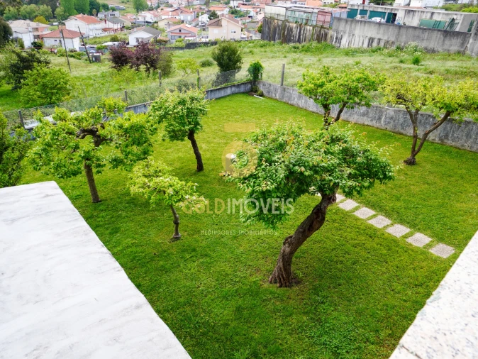 Moradia T4 para Venda em Lourosa Foto 24