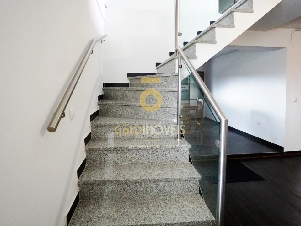 Moradia T4 para Venda em Lourosa Foto 14