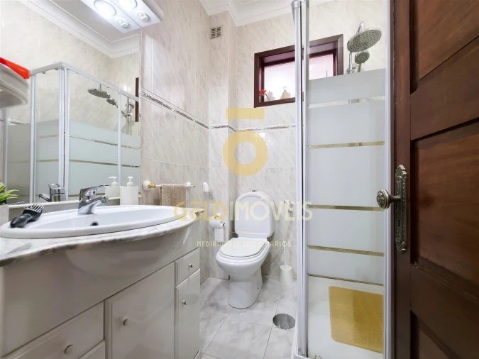 Apartamento T3 para Venda em Mafamude e Vilar do Paraíso Foto 4