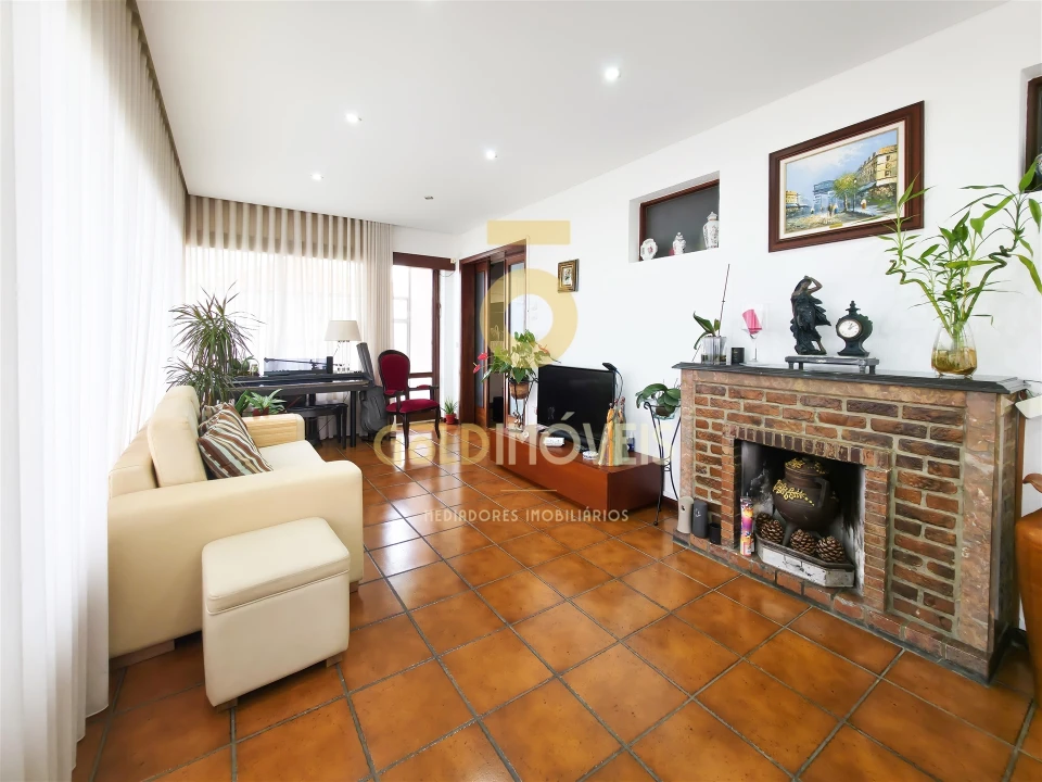 Apartamento T3 para Venda em Mafamude e Vilar do Paraíso Foto 37