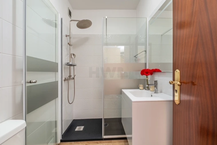 Apartamento T2 para Venda em Caniço Foto 7