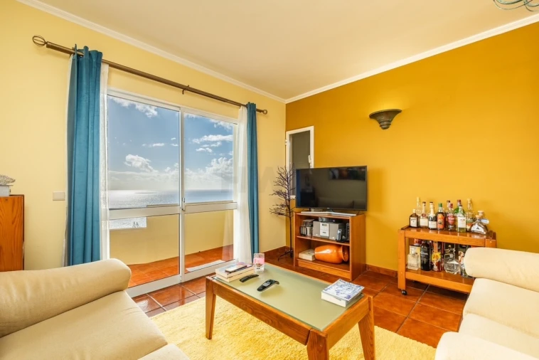 Apartamento T2 para Venda em Caniço Foto 10