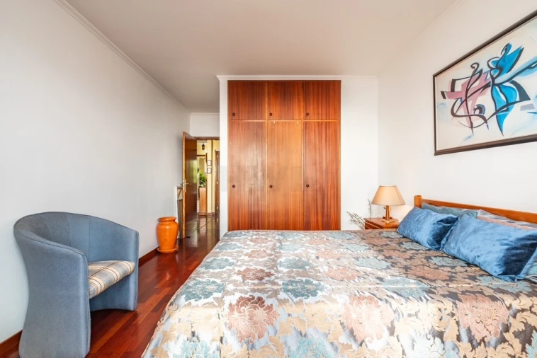 Apartamento T2 para Venda em Caniço Foto 6