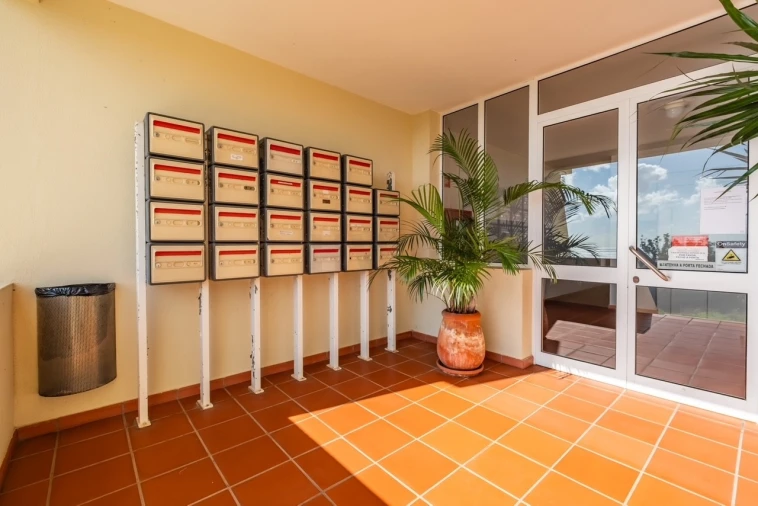 Apartamento T2 para Venda em Caniço Foto 23