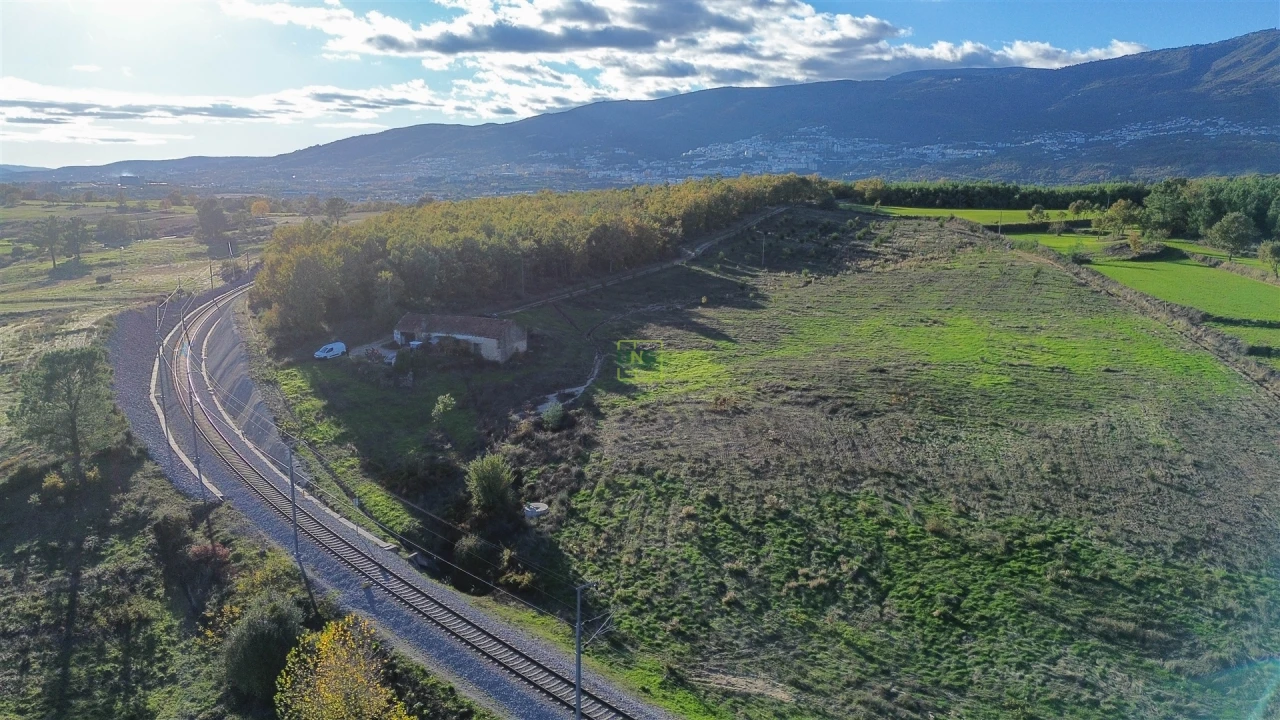 Quinta T0 para Venda em Teixoso e Sarzedo Foto 7