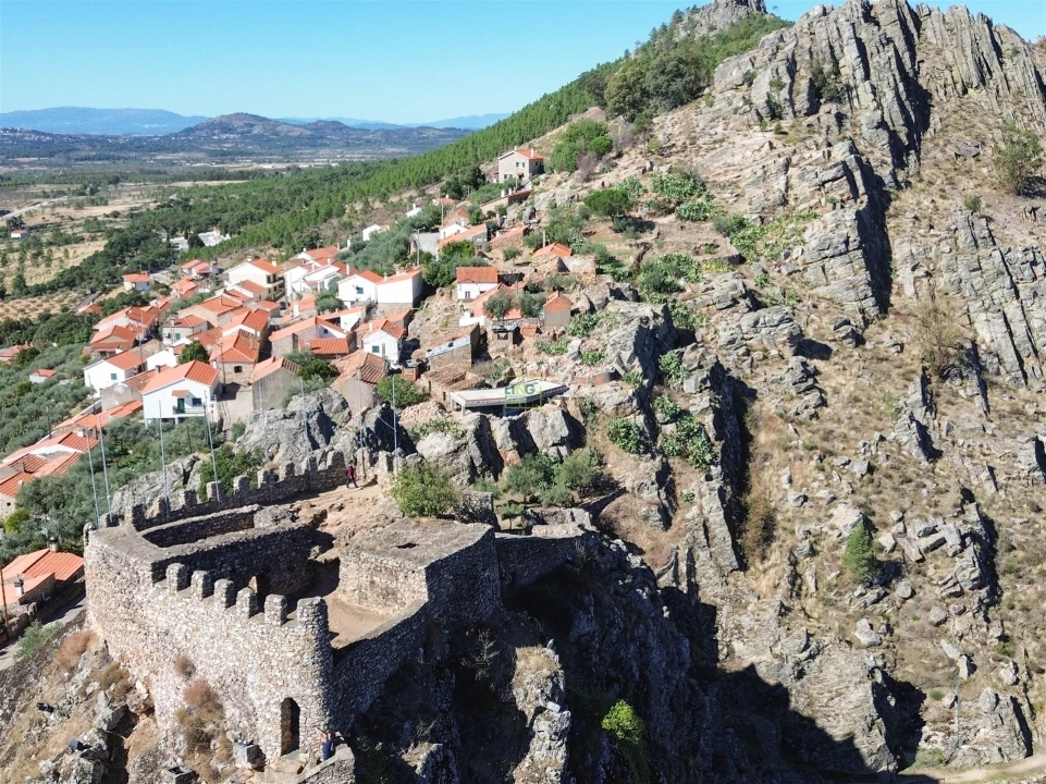 Moradia T2 para Venda em Penha Garcia Foto 61