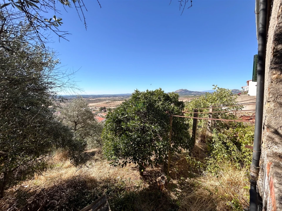 Moradia T2 para Venda em Penha Garcia Foto 28