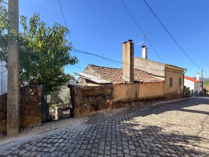 Moradia T2 para Venda em Penha Garcia Foto 14