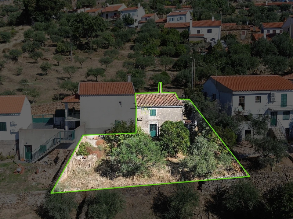 Moradia T2 para Venda em Penha Garcia Foto 1