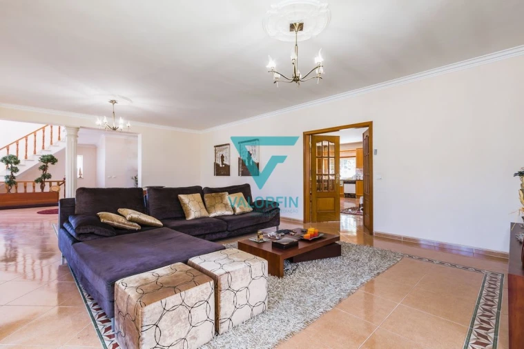 Moradia T4 para Venda em Almagreira Foto 6