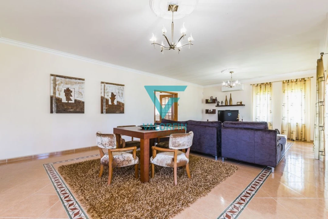 Moradia T4 para Venda em Almagreira Foto 7