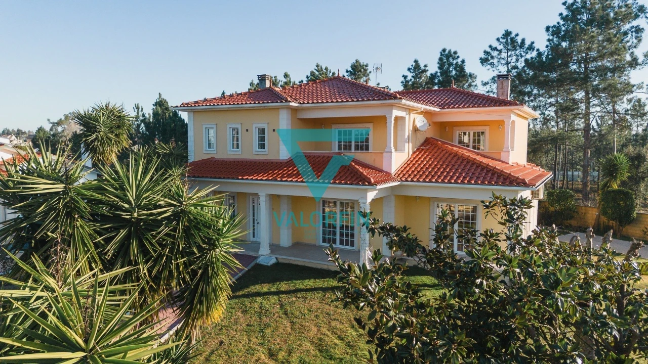 Moradia T4 para Venda em Almagreira Foto 1