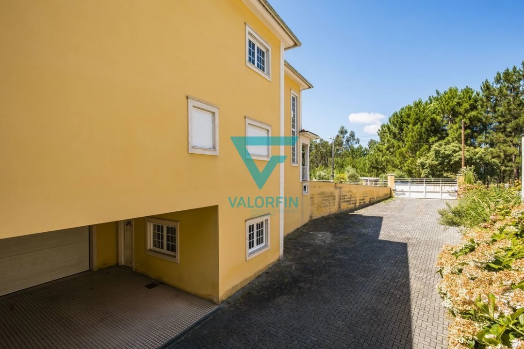 Moradia T4 para Venda em Almagreira Foto 18