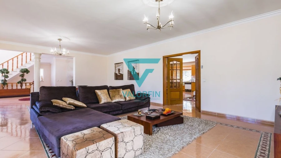 Moradia T4 para Venda em Almagreira
