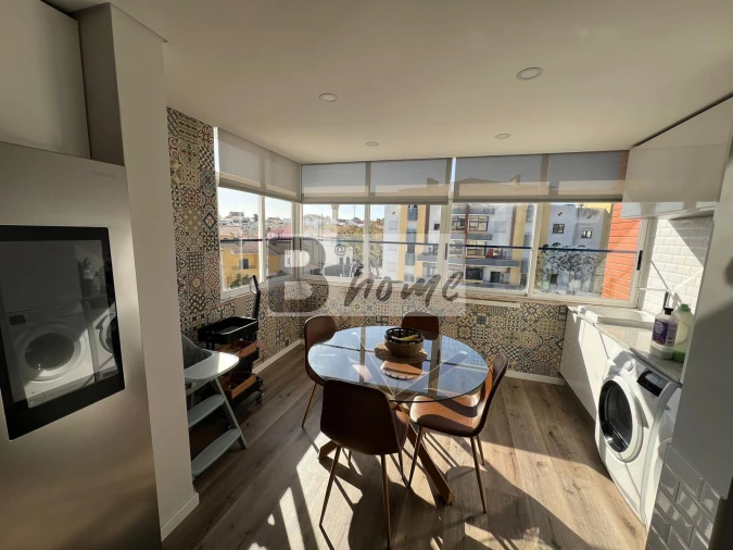 Apartamento T3 para Venda em Charneca de Caparica e Sobreda Foto 7