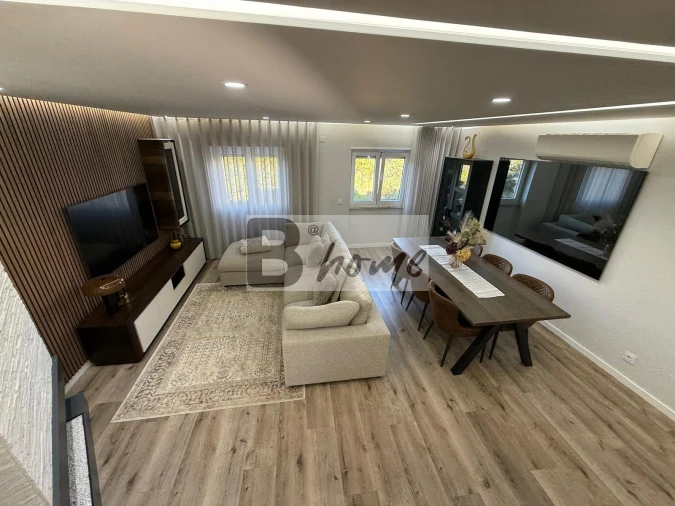 Apartamento T3 para Venda em Charneca de Caparica e Sobreda Foto 4