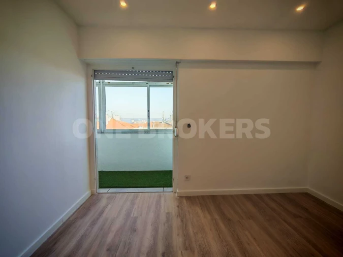 Apartamento T2 para Venda em Santa Iria de Azoia, São João da Talha e Bobadela Foto 17