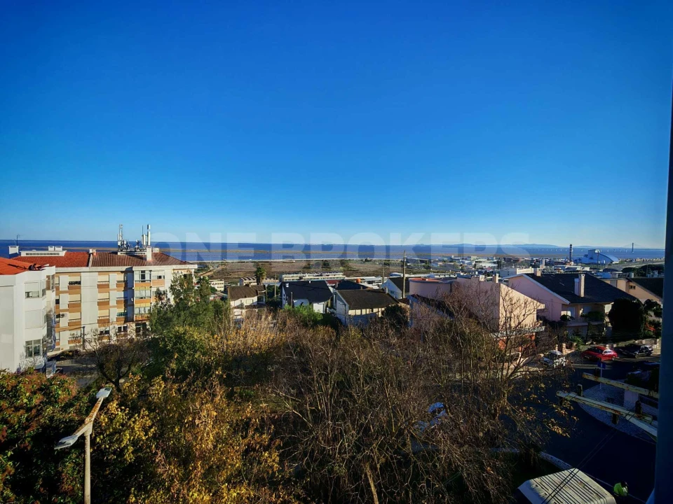 Apartamento T2 para Venda em Santa Iria de Azoia, São João da Talha e Bobadela Foto 6